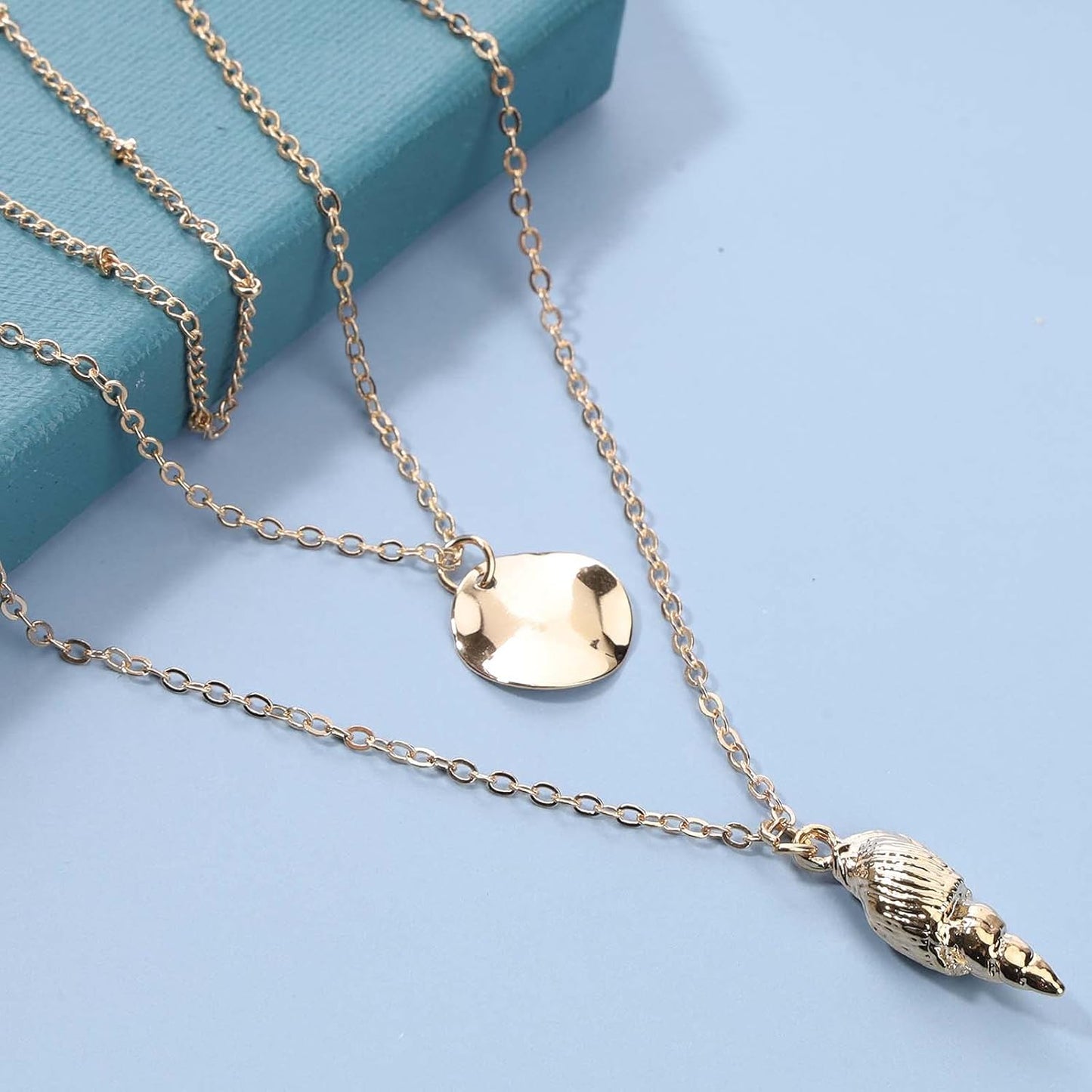 Bohemia Layered Seashell Necklace Choker Gold Coin Disc Pendant Necklace Chain Conch Shell Necklace Handmade Beachy Necklace Jewelry for Women and Girls