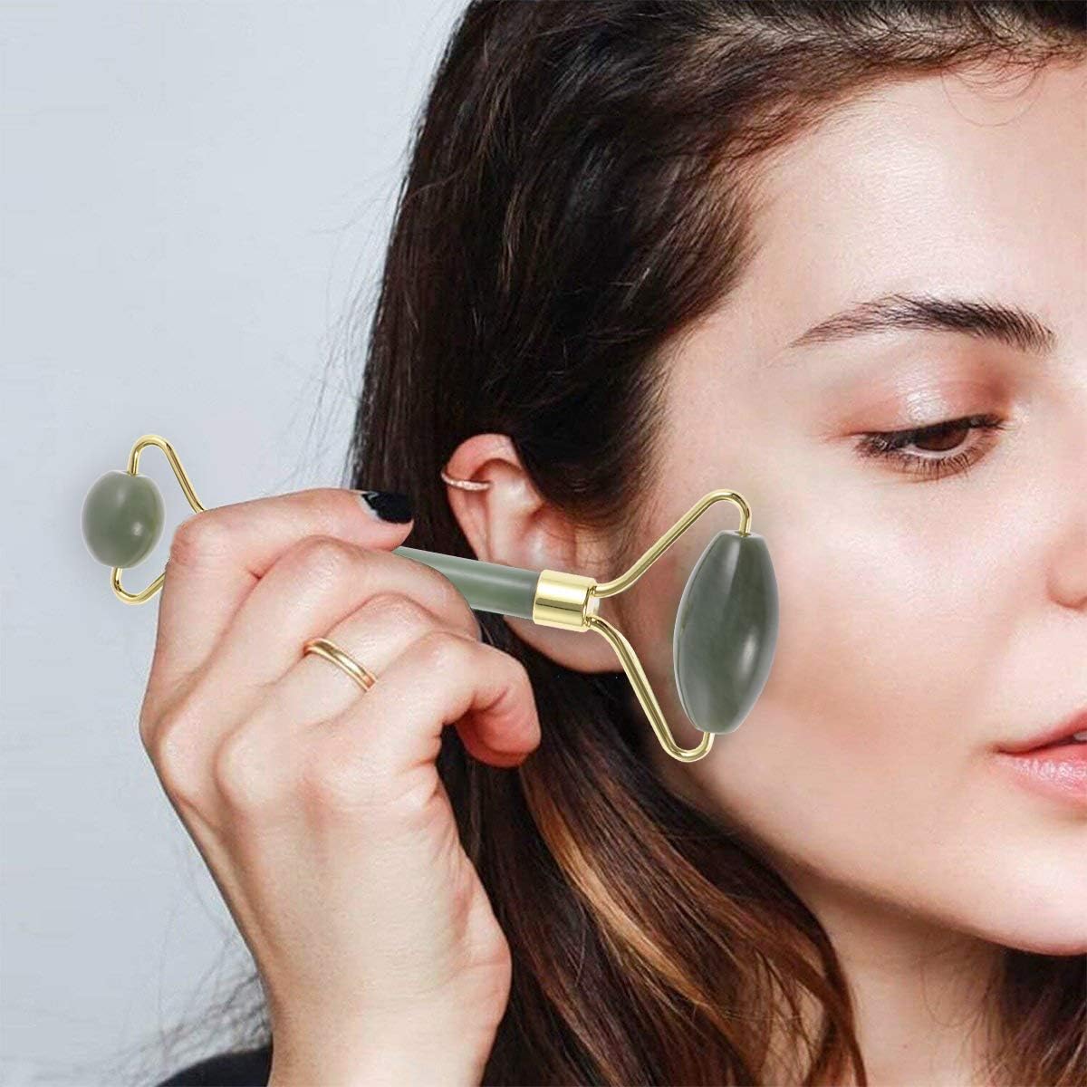 Gua Sha Facial Tools Guasha Tool Gua Sha Jade Stone for Face Skincare Facial Body Acupuncture Relieve Muscle Tensions Reduce Puffiness Festive Gifts (Green-Set)