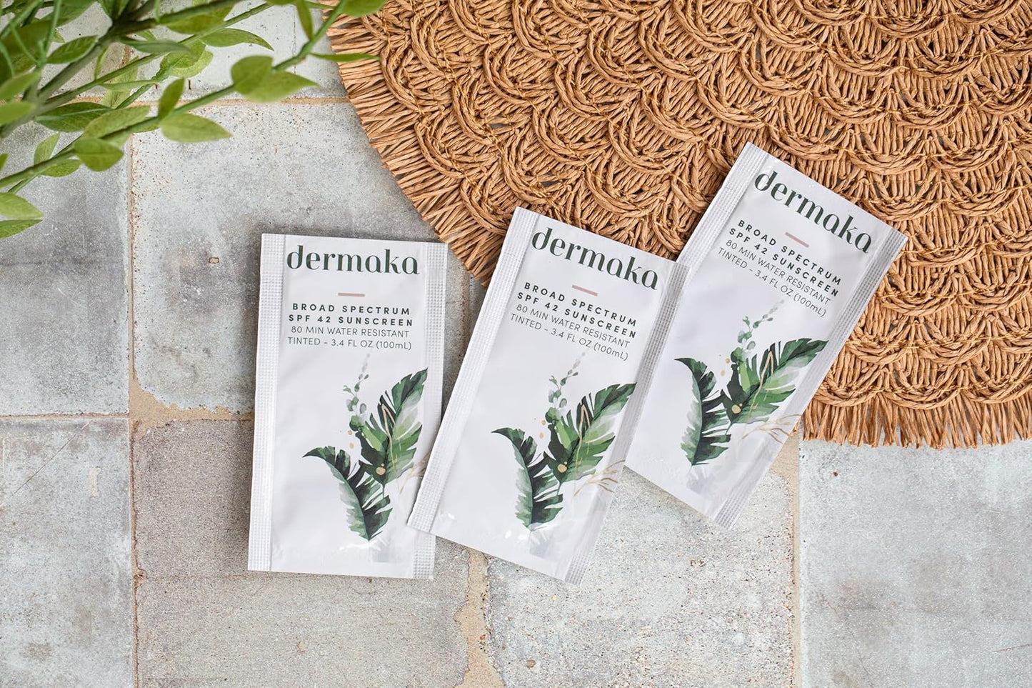 Mineral Tinted Sunscreen SPF 42 for Face – 5ml 25 Packets with Zinc Oxide & Titanium Dioxide – Water Resistant 80 Min – Moisturizes & Soothes – Beach Must Haves, Travel Essentials, Party Favor